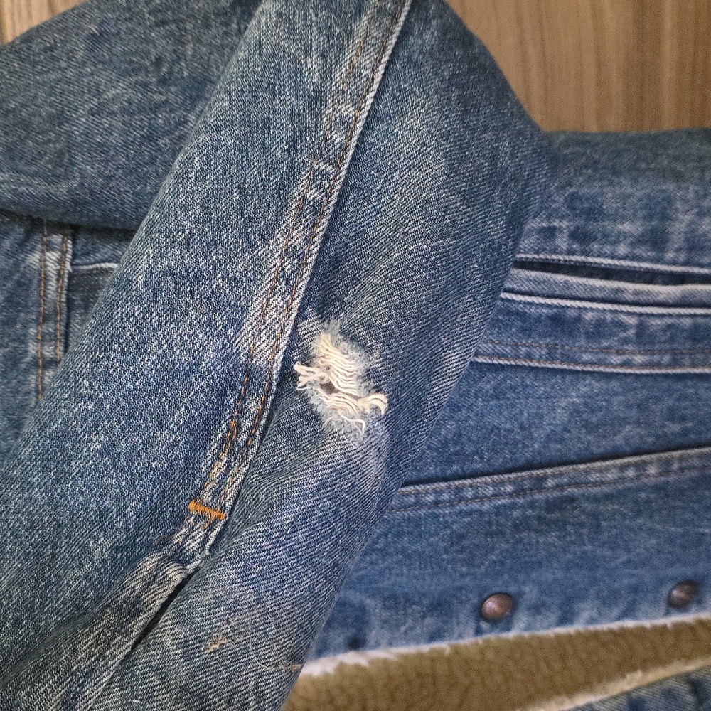 Levi's Jacket - Picture 3 of 4